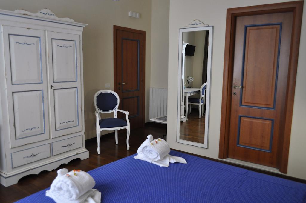 Stupor Mundi Bed And Breakfast Palermo Habitación foto